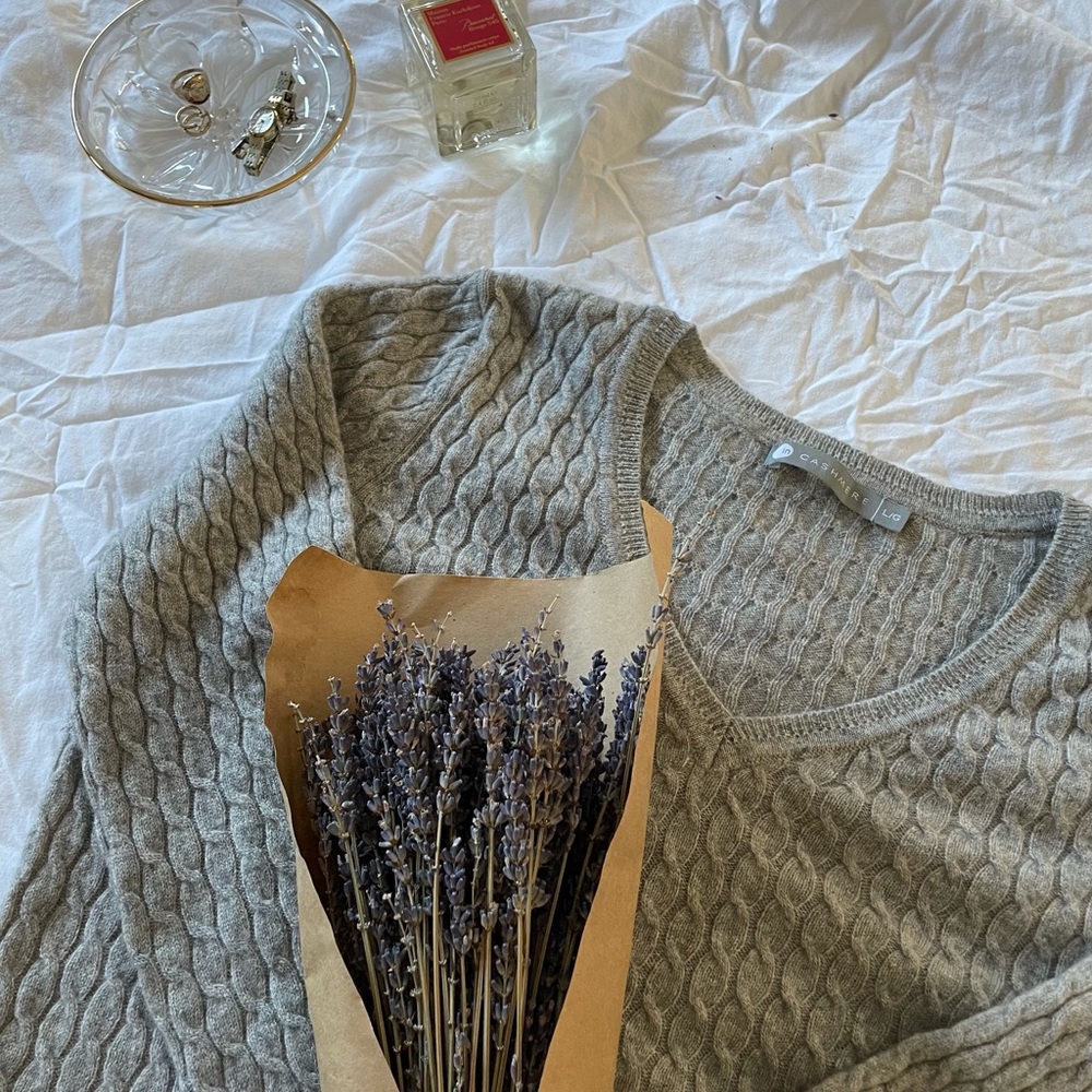 🌻Super Cozy 100% cashmere cable knit sweater